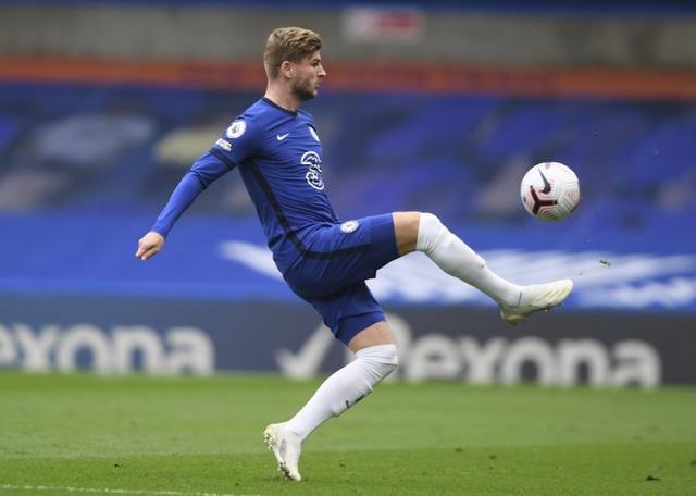 曼城大胜桑德兰，积分榜差距缩小