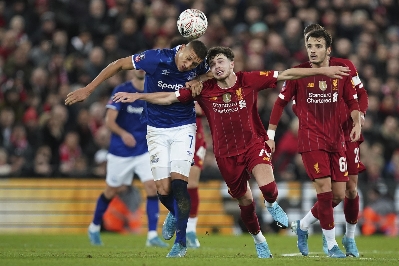 发飙是双线大赢家！王刚情商引热议 塞帅坐实讨薪！前大连双星都成冠军了