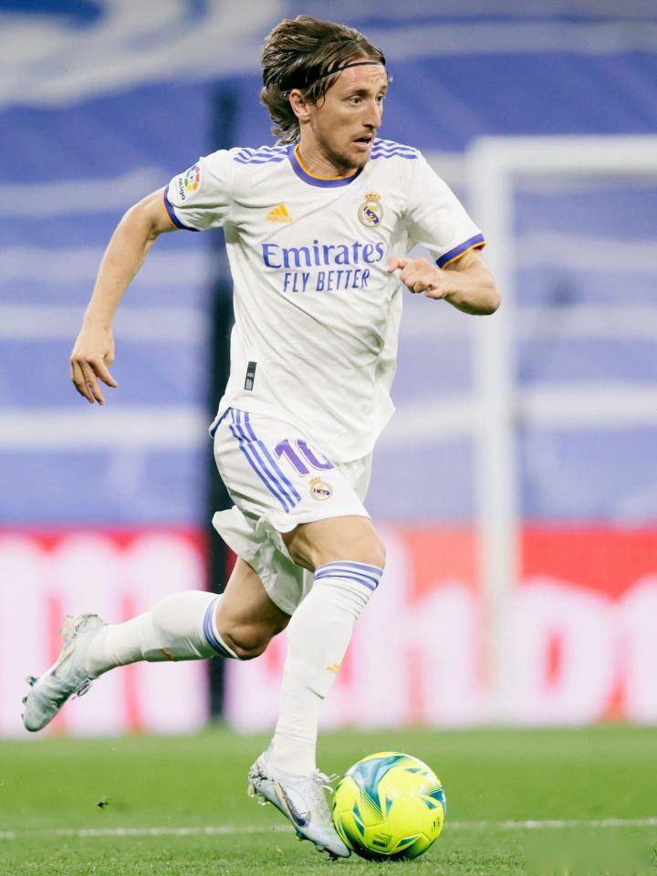 蒯纪闻与刘诚宇在中超努力证明自己，蒯纪闻目标进球，刘诚宇盼夺冠后再留洋。