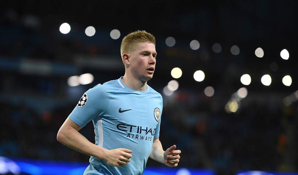 射门时致弗朗西斯重伤，田中碧被换下后立即找到加纳主帅道歉